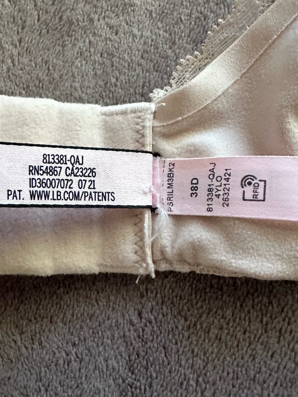 Victoria's Secret Lace Underwire Bra in Light Pink - Picture 6 of 7